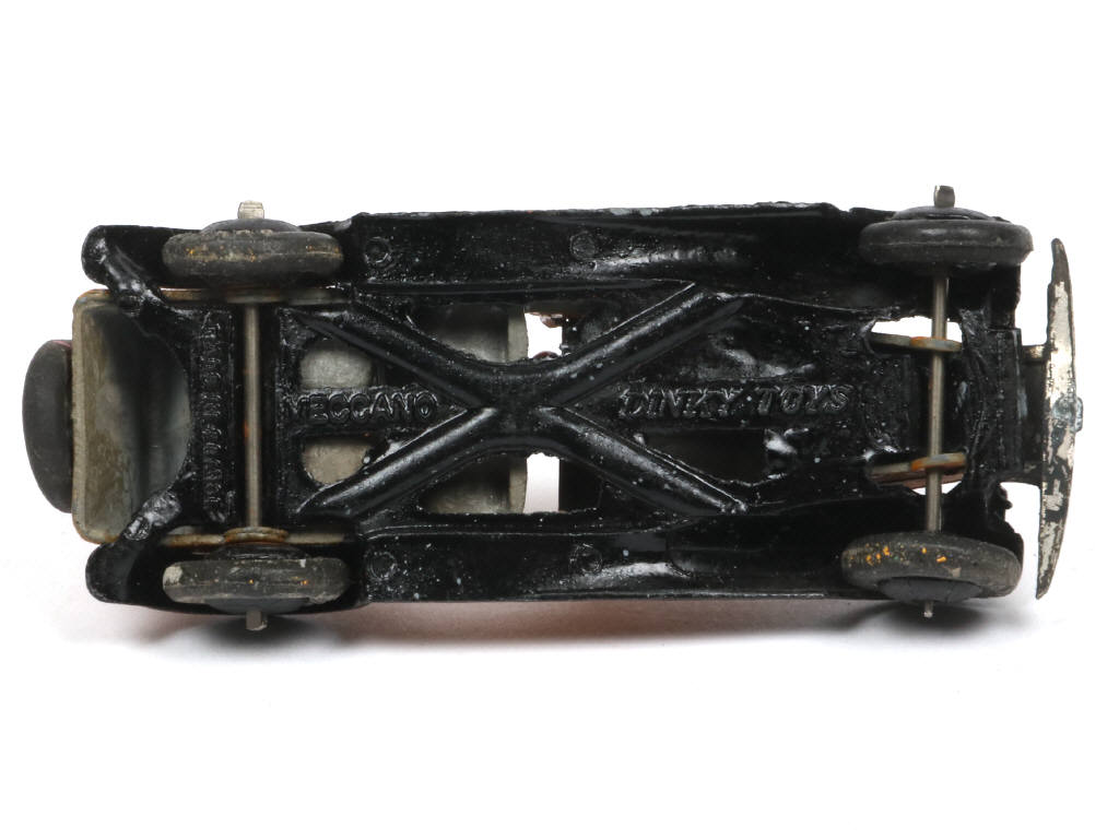 Lot 260 - DINKY TOYS (FRANCE) (1)