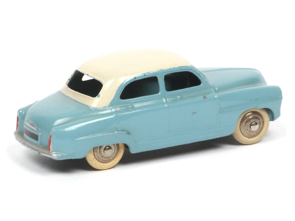 Lot 275 - DINKY TOYS (FRANCE) (1)