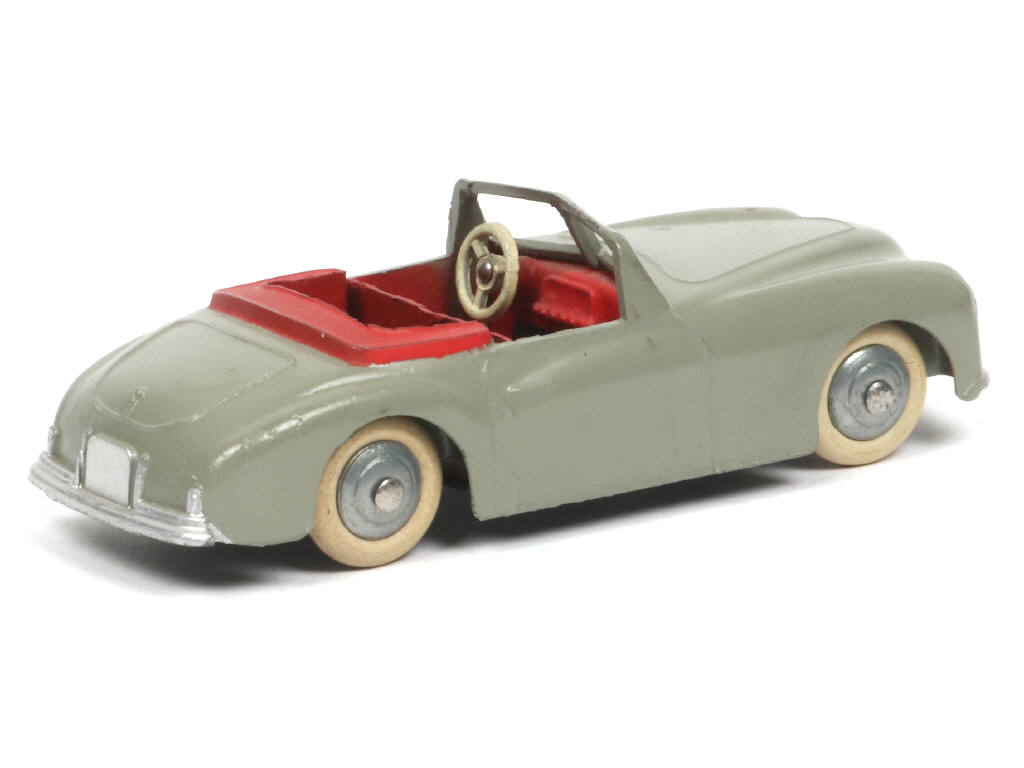 Lot 272 - DINKY TOYS (FRANCE) (1)