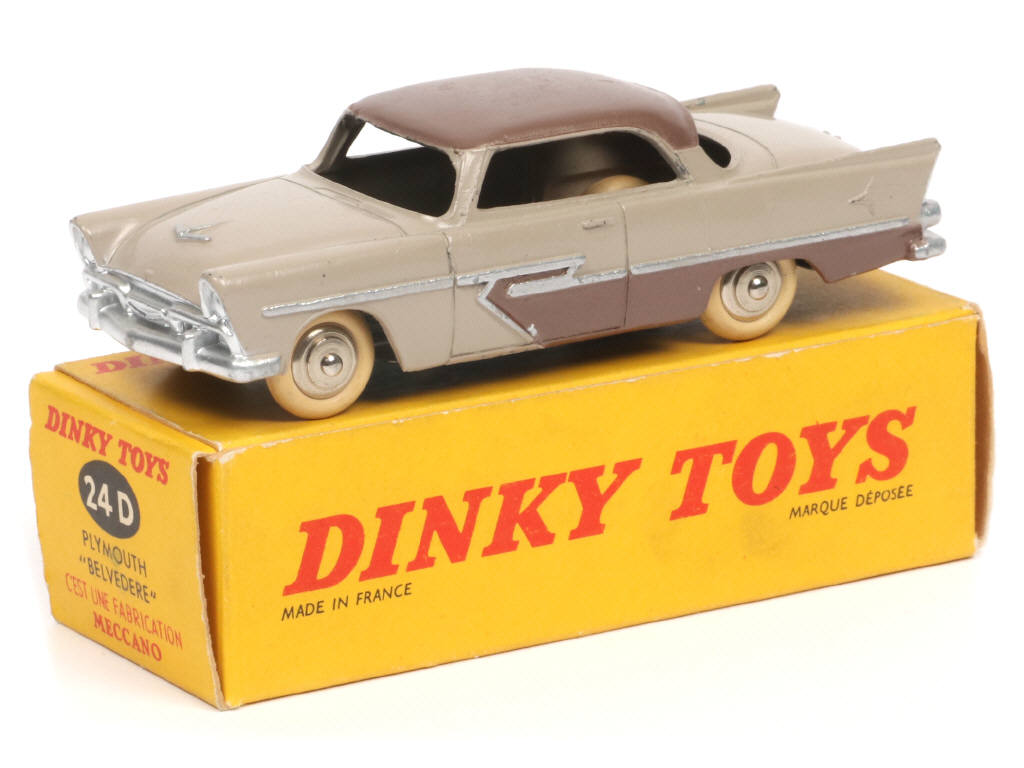 Lot 284 - DINKY TOYS (FRANCE) (1)