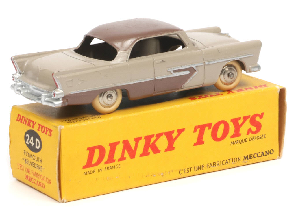 Lot 284 - DINKY TOYS (FRANCE) (1)