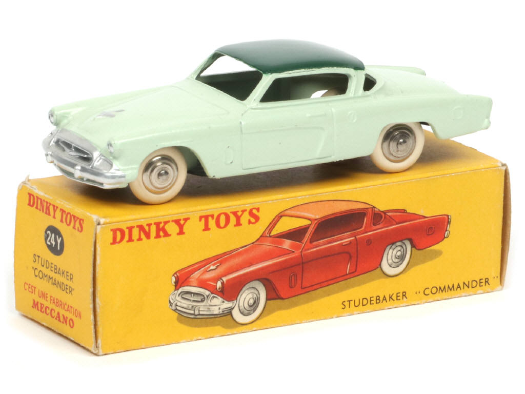 Lot 301 - DINKY TOYS (FRANCE) (1)
