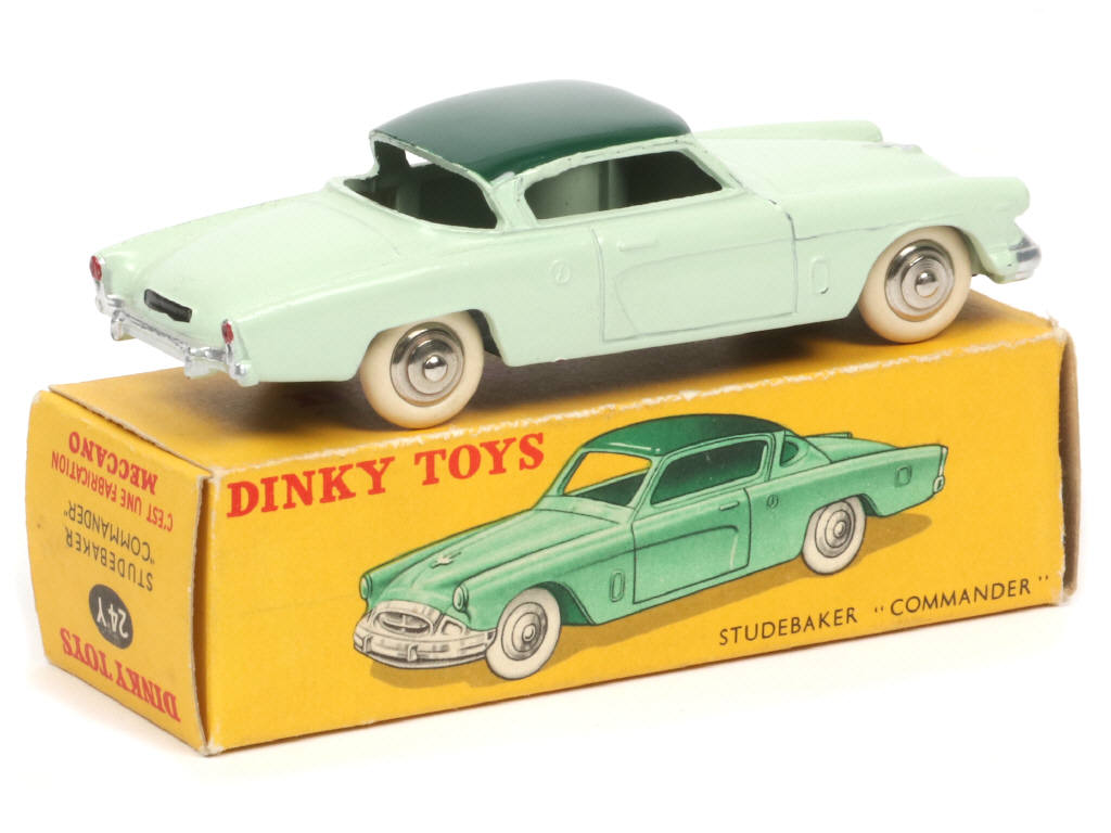 Lot 301 - DINKY TOYS (FRANCE) (1)