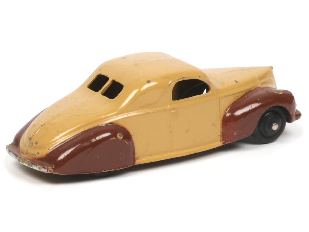 Lot 398 - DINKY TOYS (GB) (1)