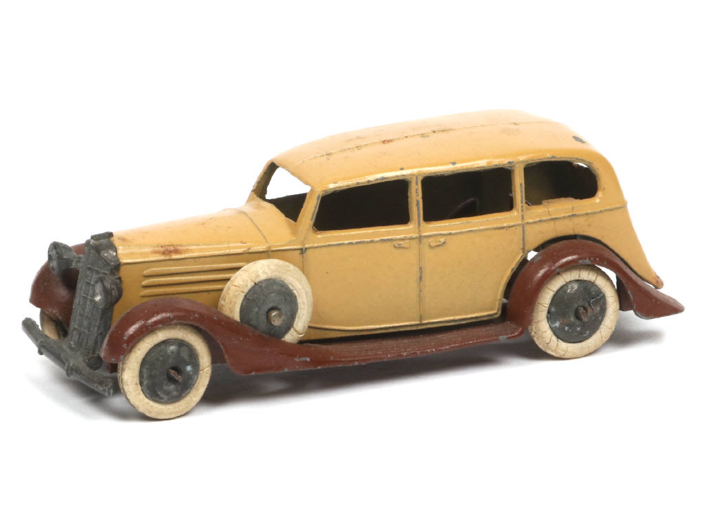 Lot 347 - DINKY TOYS (GB) (1)