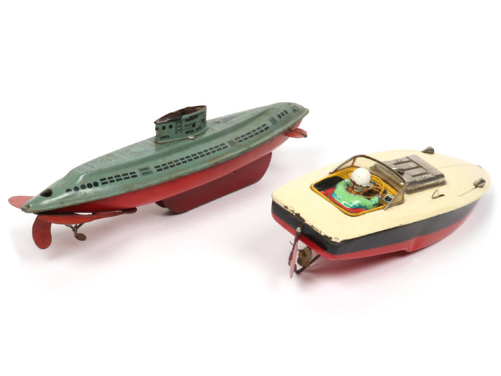 Lot 90 - DIVERS (2)