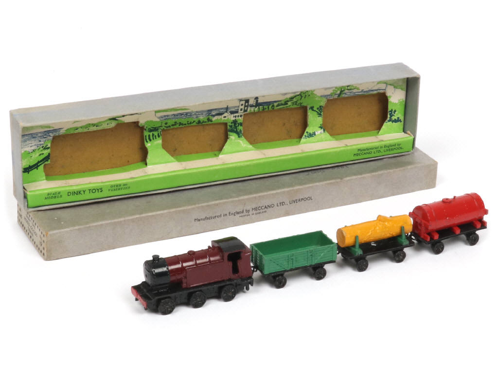 Lot 311 - DINKY TOYS (GB) (1)