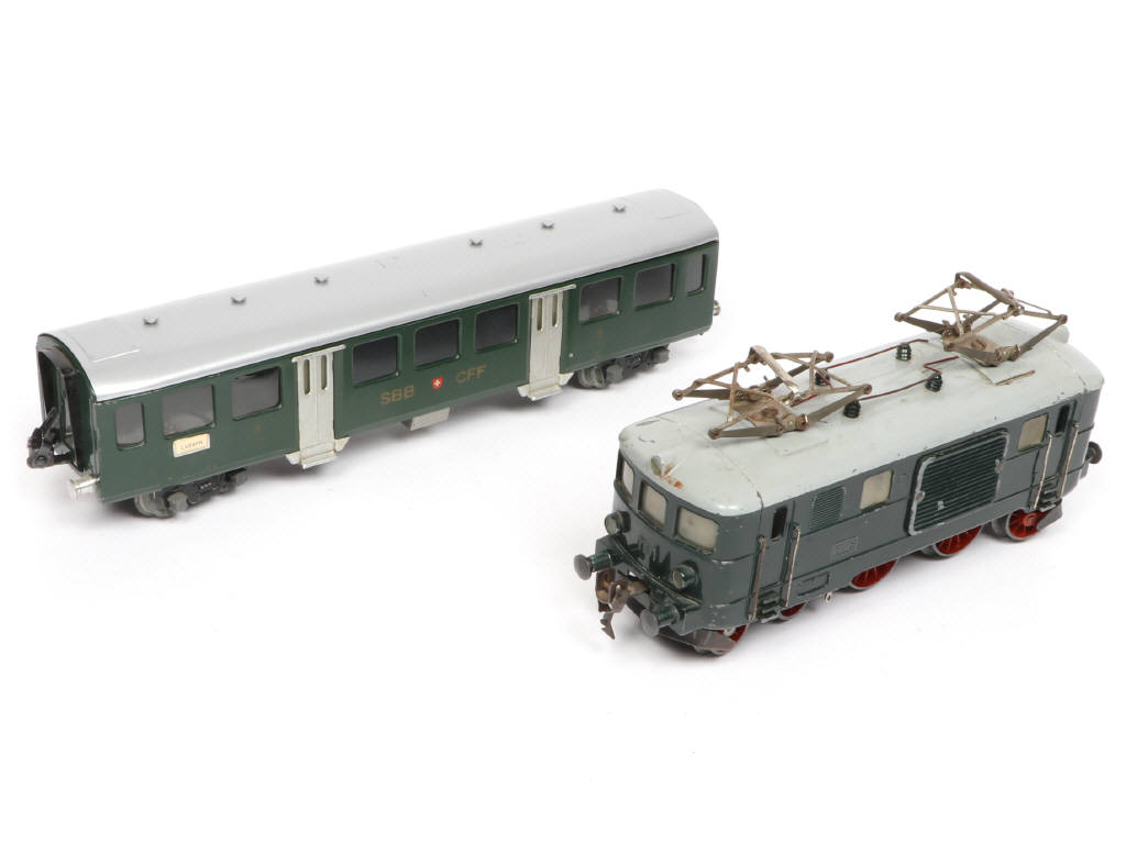 Lot 111 - HAG (SUISSE) (2)