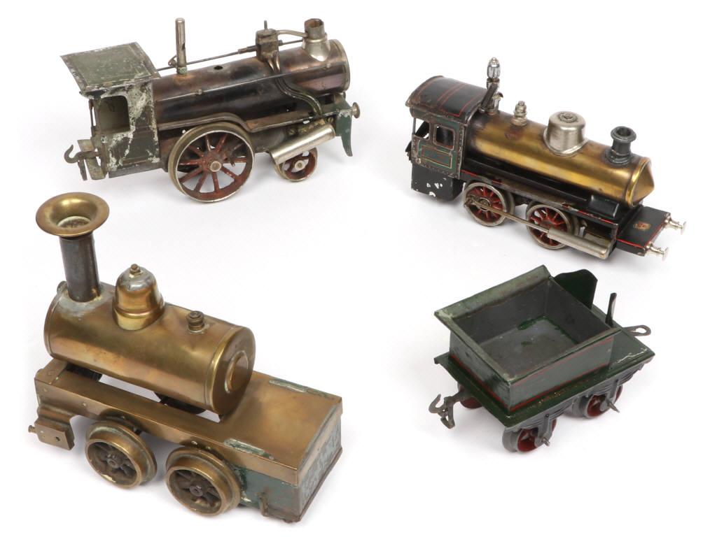 Lot 144 - DIVERS (3)