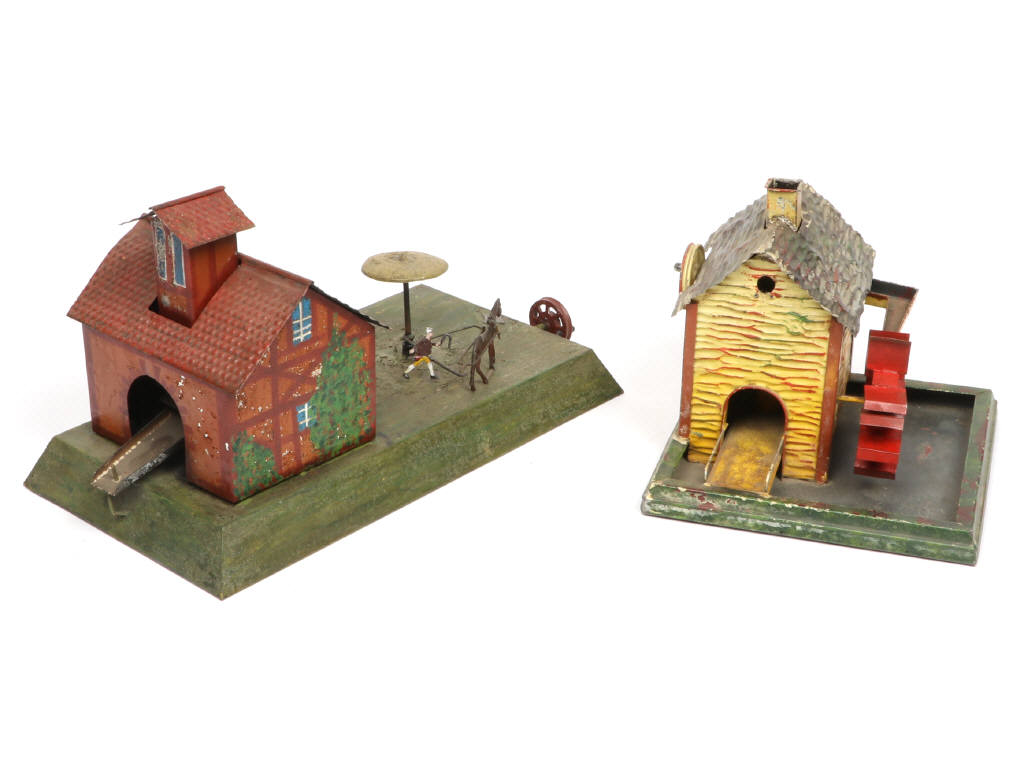 Lot 396 - DIVERS (2)