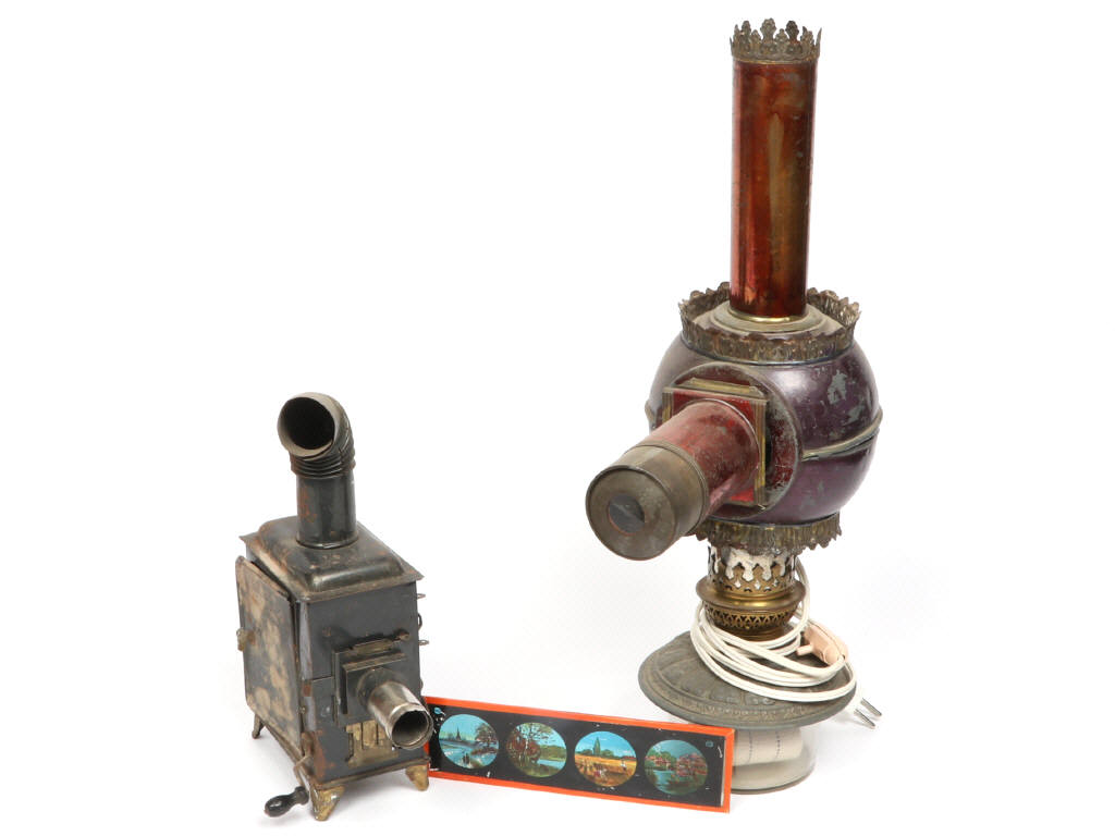 Lot 319 - DIVERS (2)