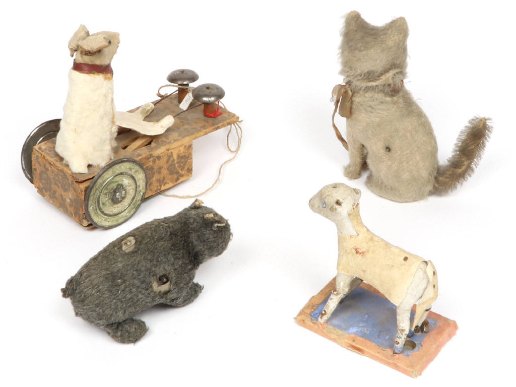 Lot 394 - DIVERS (4)