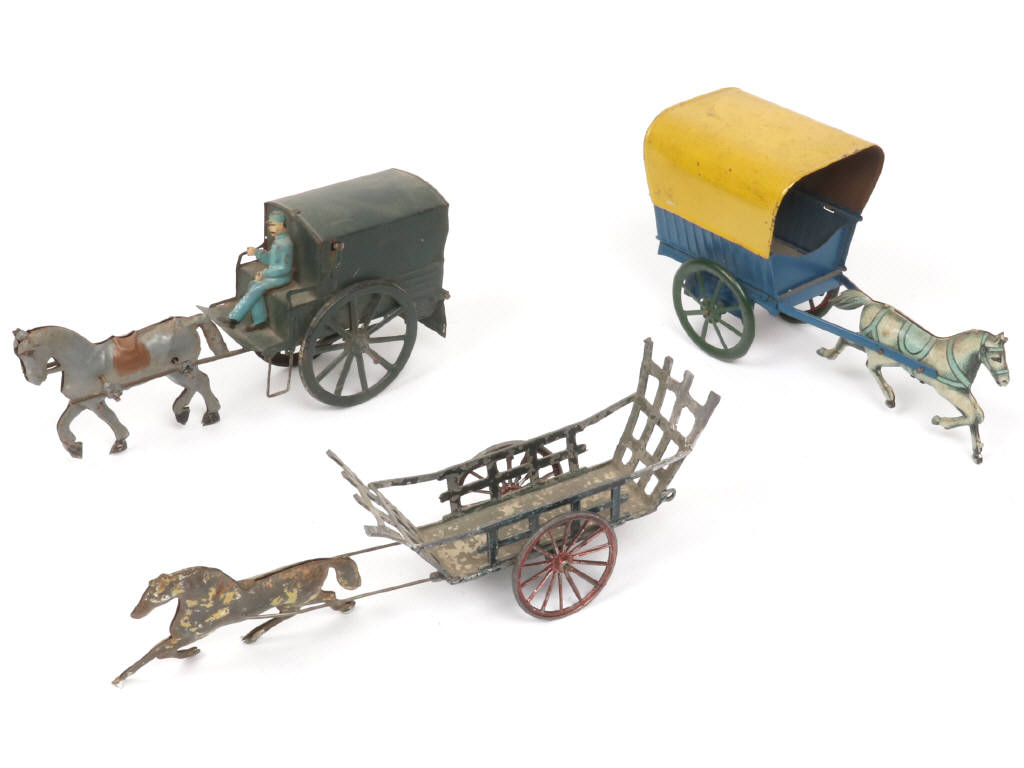 Lot 311 - DIVERS (3)