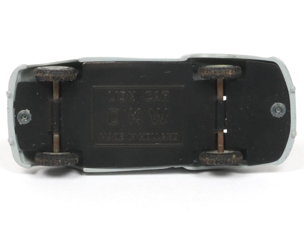 Lot 407 - LION-CAR (PAYS-BAS) (1)