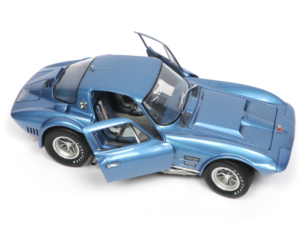 Lot 15 - EXOTO (USA) (1)