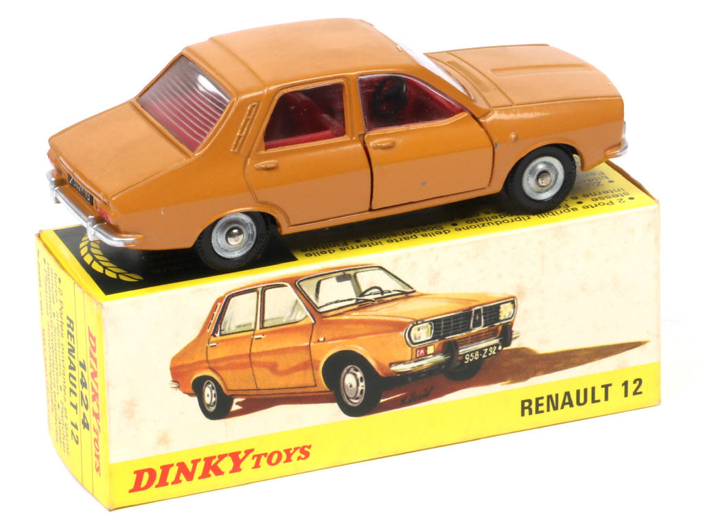 Lot 206 - DINKY TOYS (FRANCE) (1)