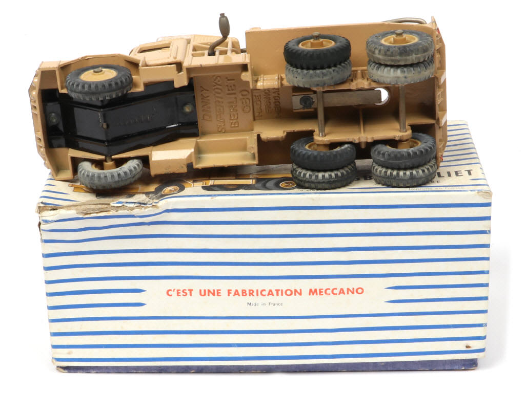 Lot 203 - DINKY TOYS (FRANCE) (1)