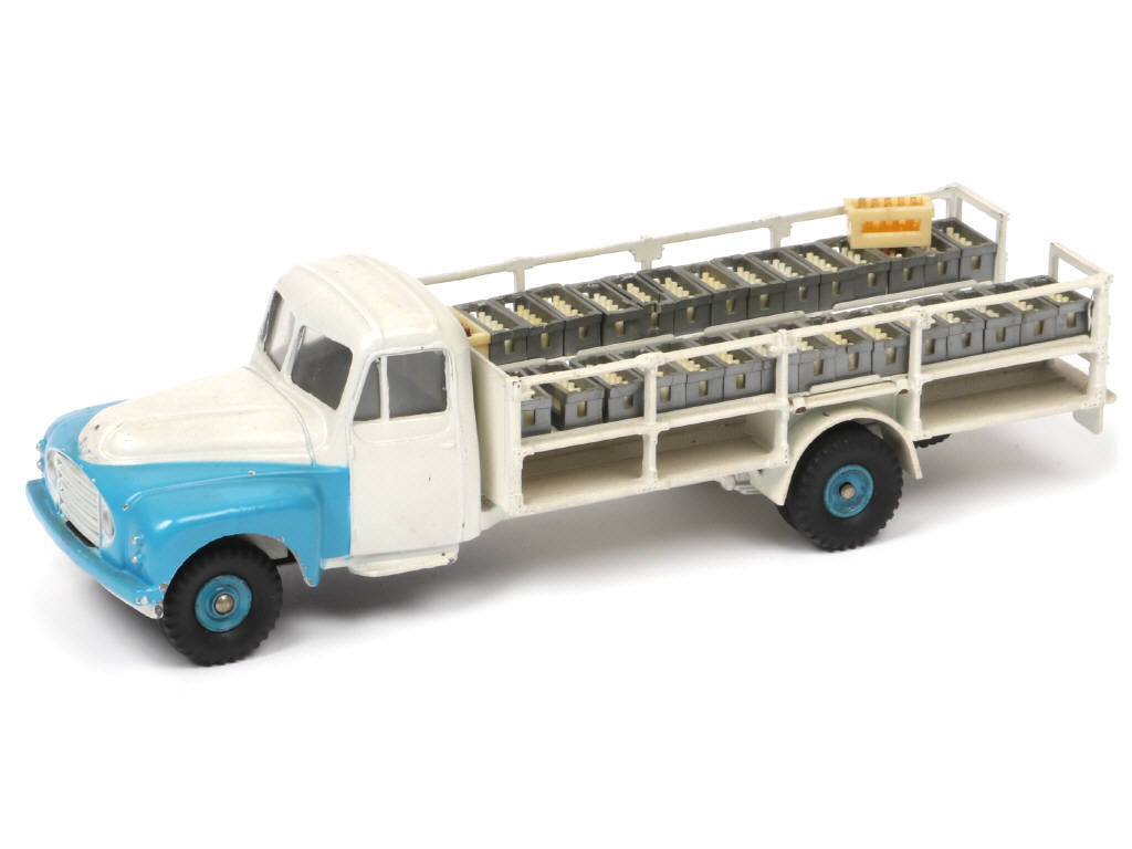 Lot 200 - DINKY TOYS (FRANCE) (1)