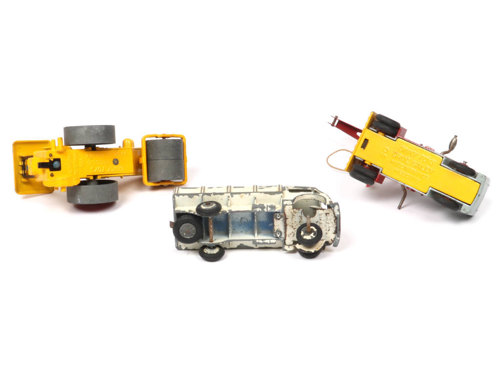 Lot 230 - DINKY TOYS (FRANCE) (3)