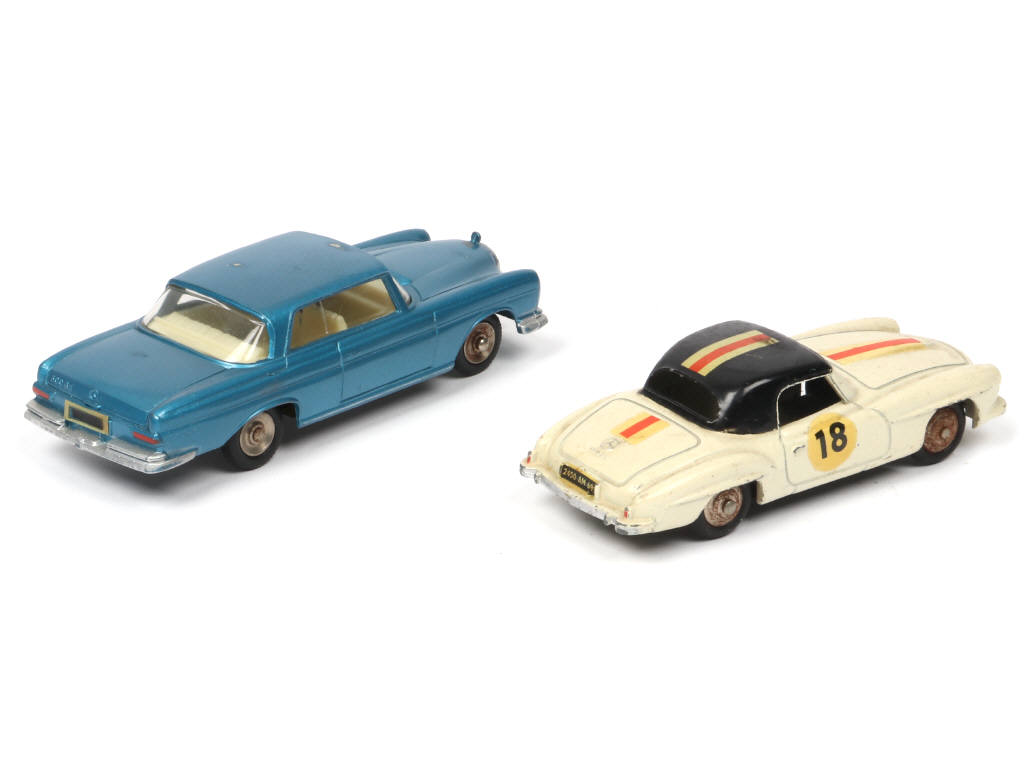 Lot 220 - DINKY TOYS (FRANCE) (2)