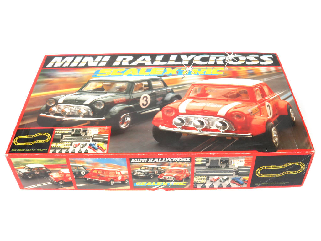 Lot 62 - SCALEXTRIC (1)