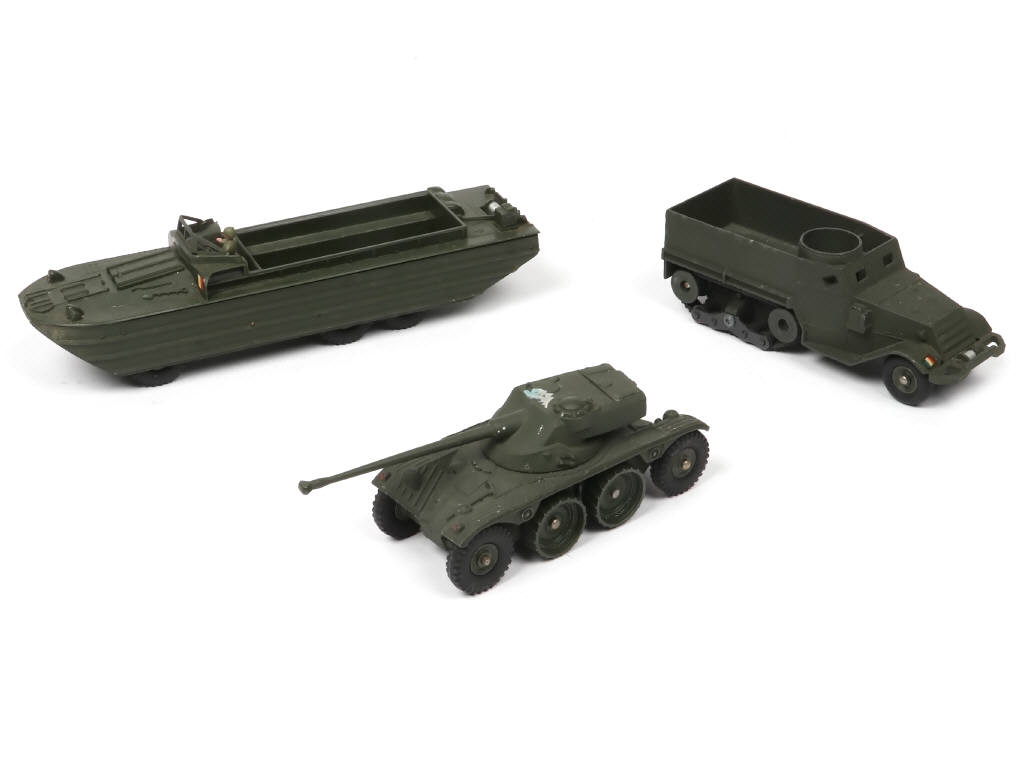 Lot 229 - DINKY TOYS (FRANCE) (3)