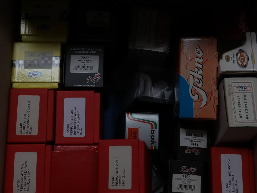 Lot 114 - DIVERS (1)