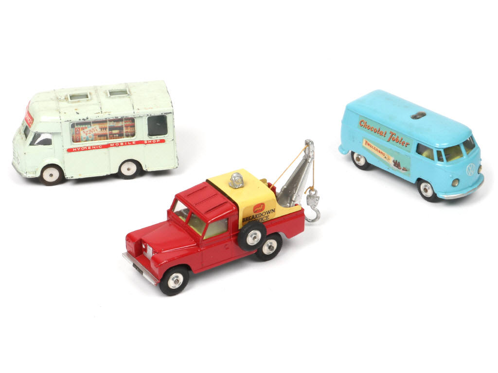 Lot 258 - CORGI TOYS (GB) (3)