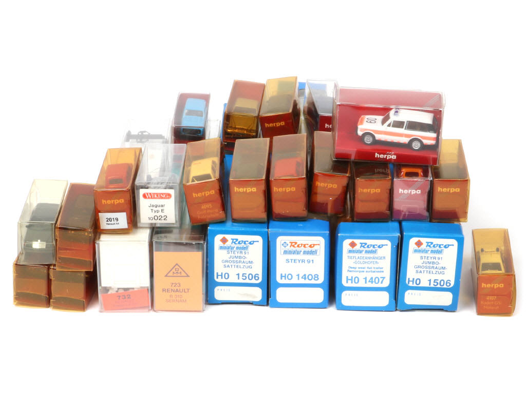 Lot 165 - DIVERS (HO) (27)