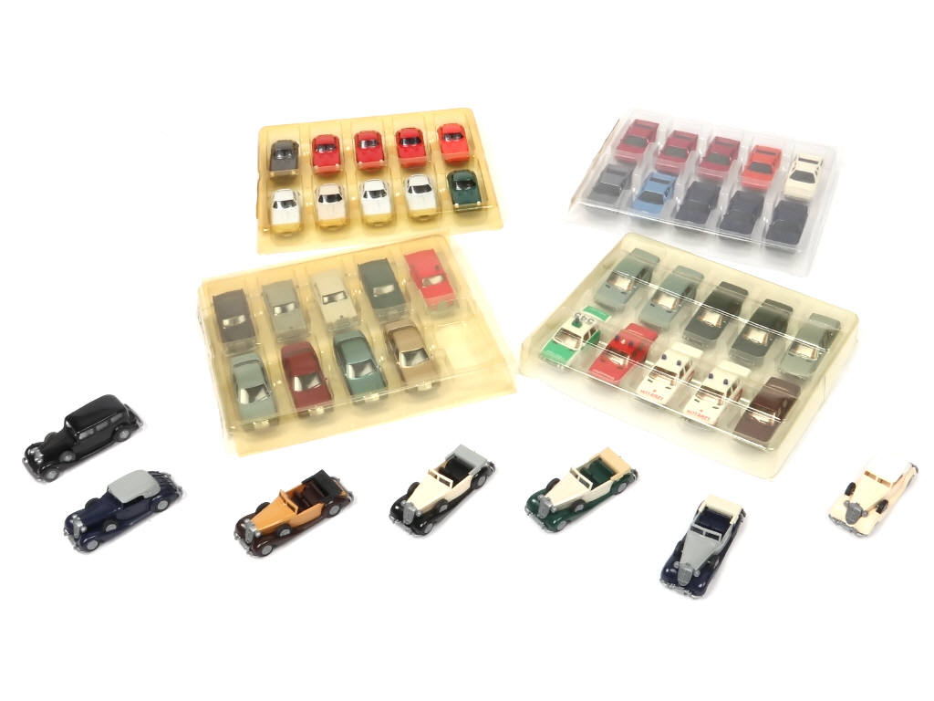 Lot 177 - DIVERS (HO) (46)