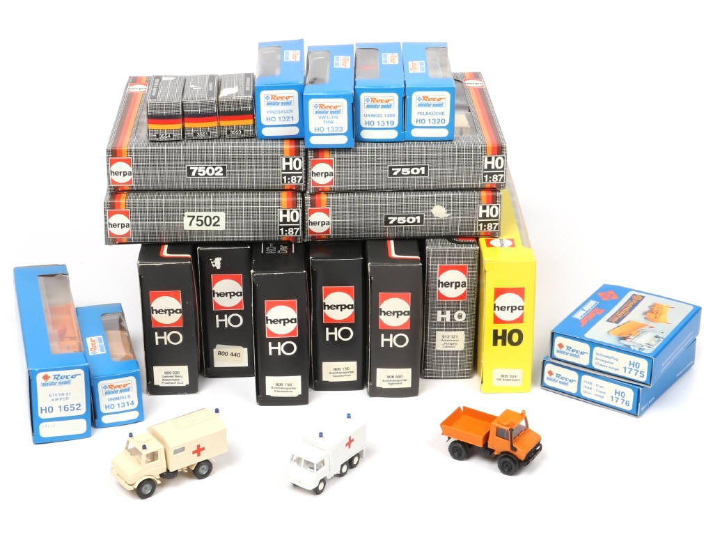 Lot 171 - DIVERS (HO) (34)