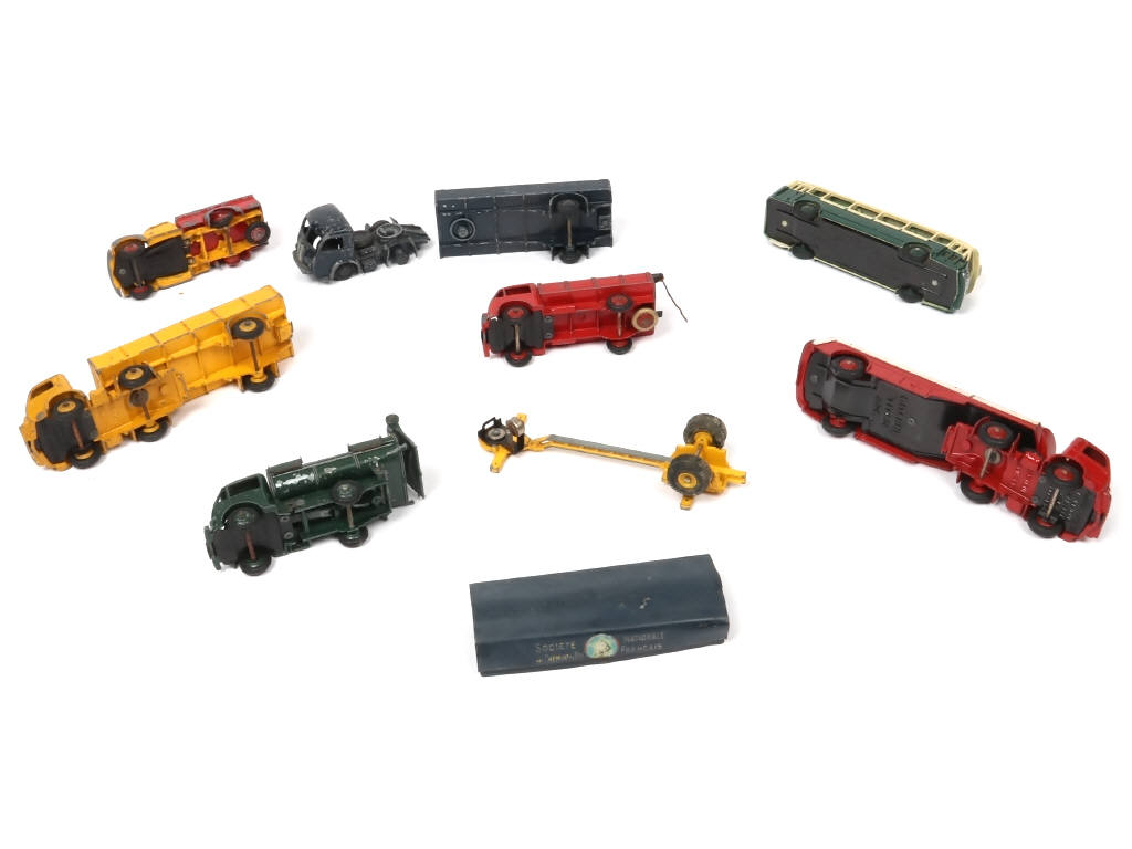 Lot 251 - DINKY TOYS (FRANCE) (8)