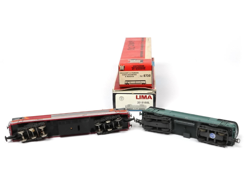 Lot 69 - DIVERS (HO) (2)