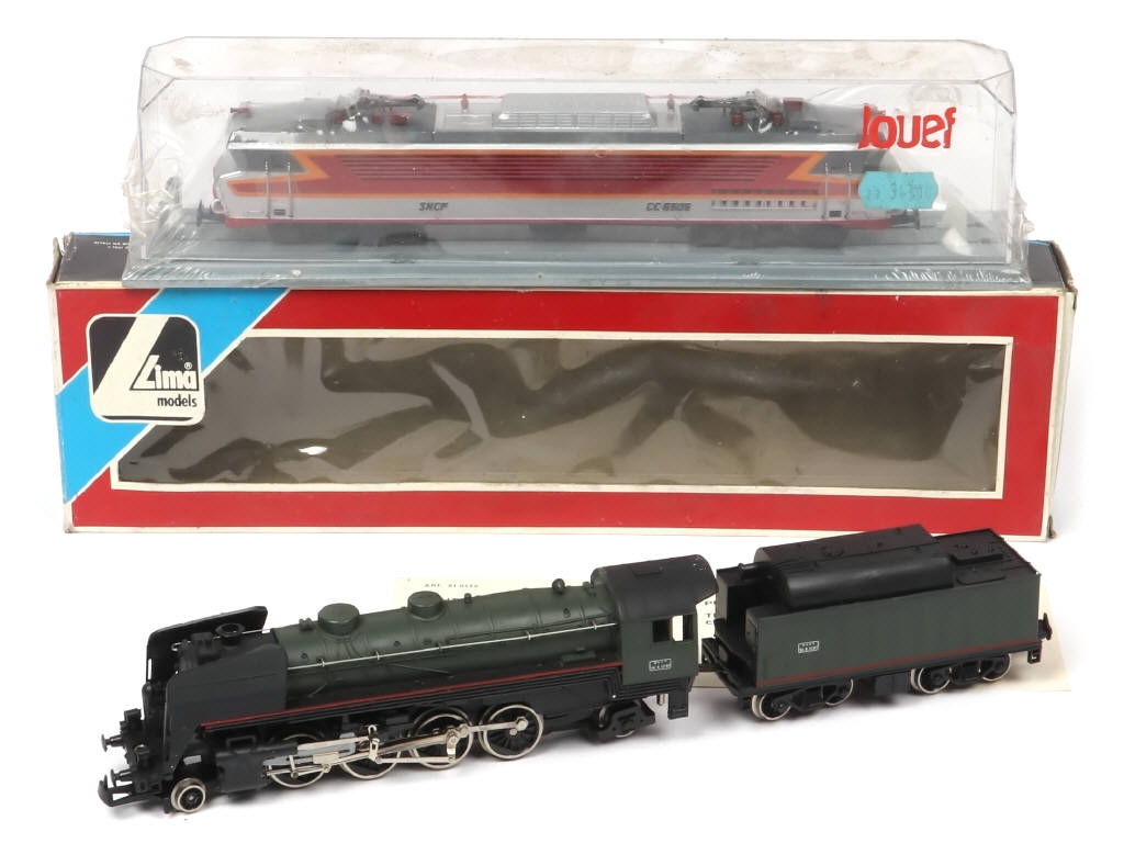 Lot 66 - DIVERS 'HO' (3)