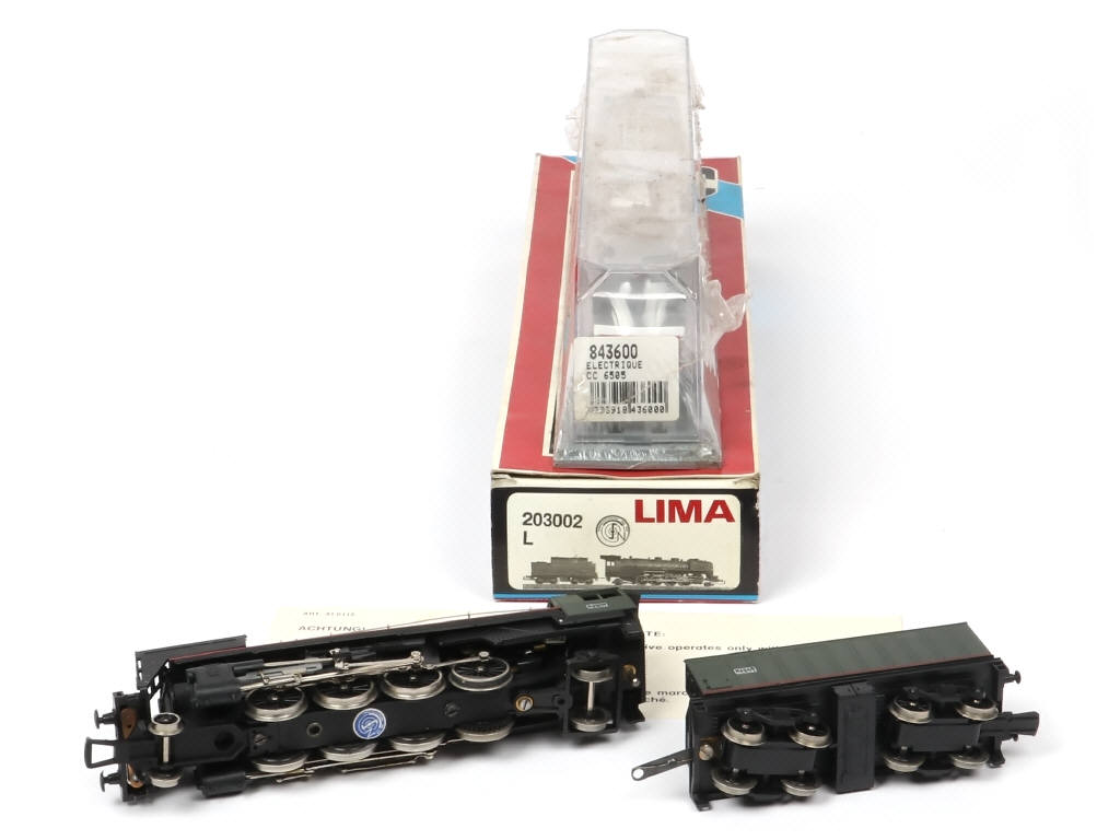 Lot 66 - DIVERS 'HO' (3)