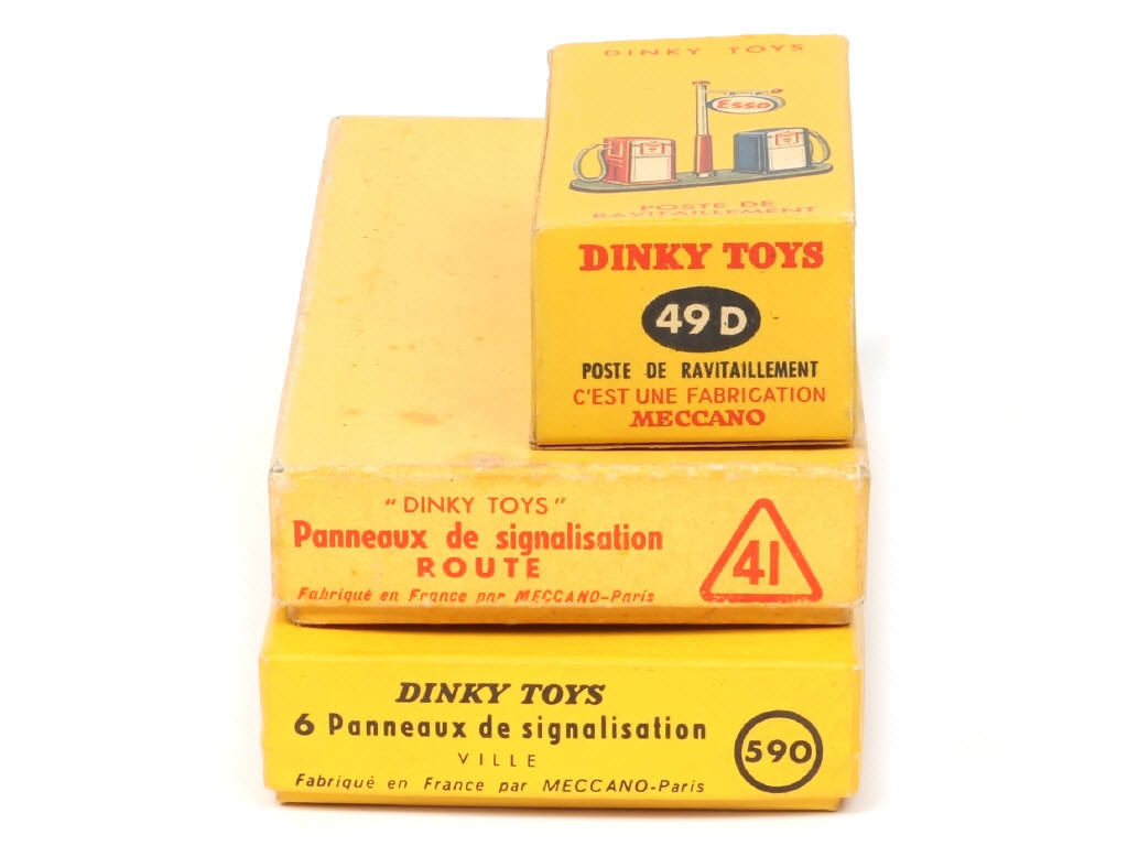 Lot 218 - DINKY TOYS (FRANCE) (3)