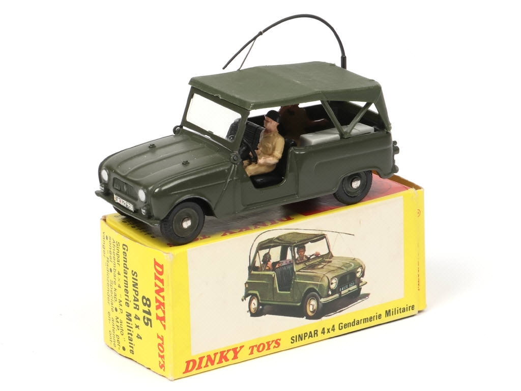 Lot 227 - DINKY TOYS (FRANCE) (1)