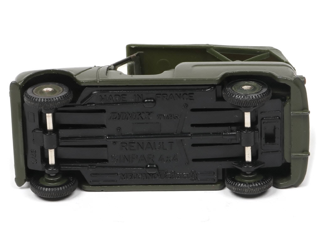 Lot 227 - DINKY TOYS (FRANCE) (1)