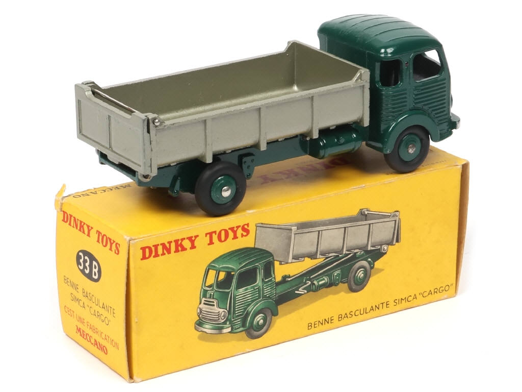 Lot 220 - DINKY TOYS (FRANCE) (1)
