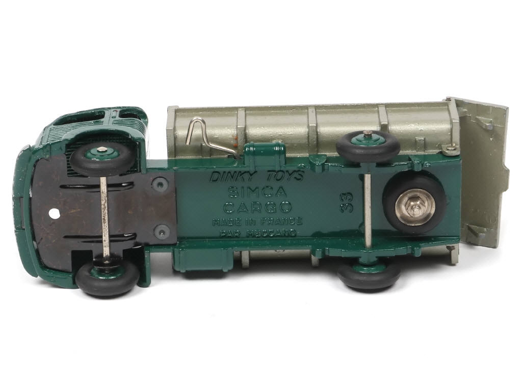 Lot 220 - DINKY TOYS (FRANCE) (1)