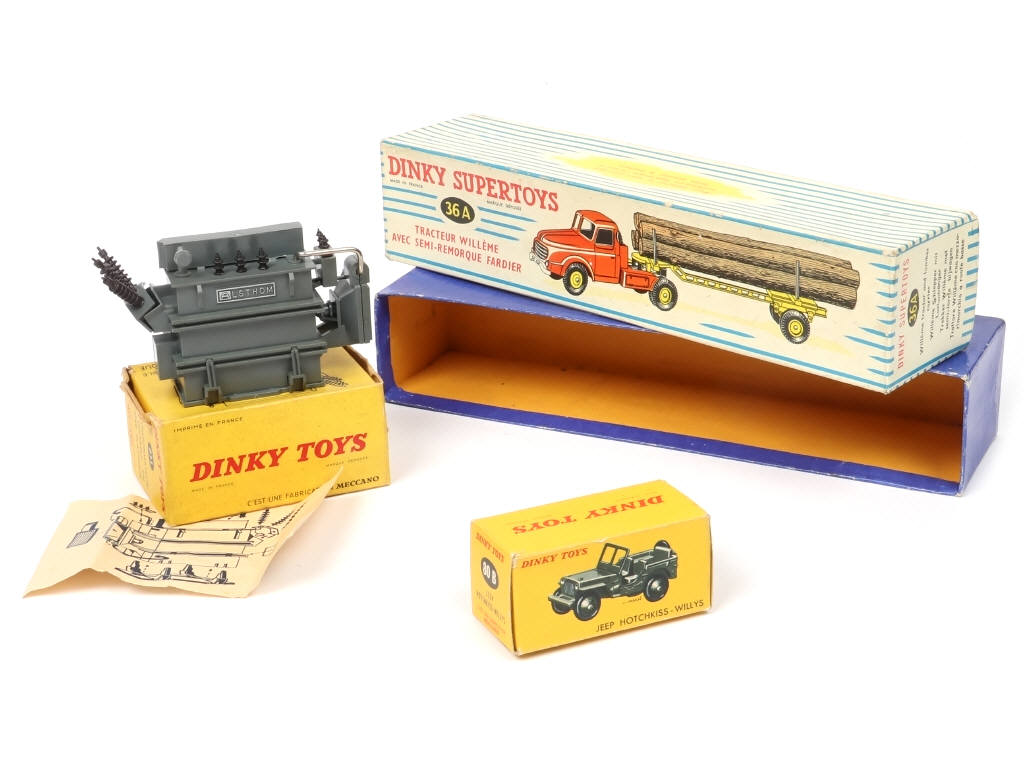 Lot 219 - DINKY TOYS (FRANCE) (3)