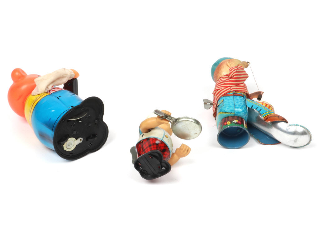 Lot 59 - DIVERS (3)