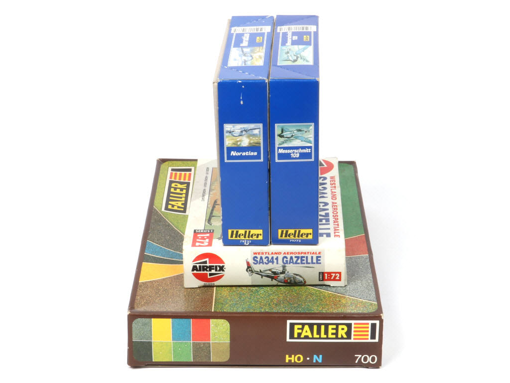 Lot 7 - DIVERS (8)