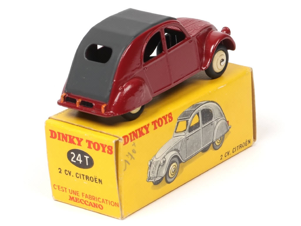 Lot 147 - DINKY TOYS (FRANCE) (1)