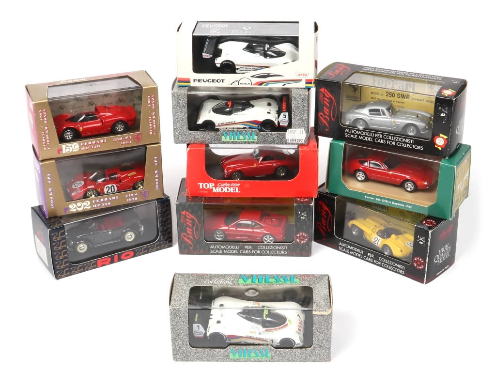 Lot 52 - DIVERS (11)