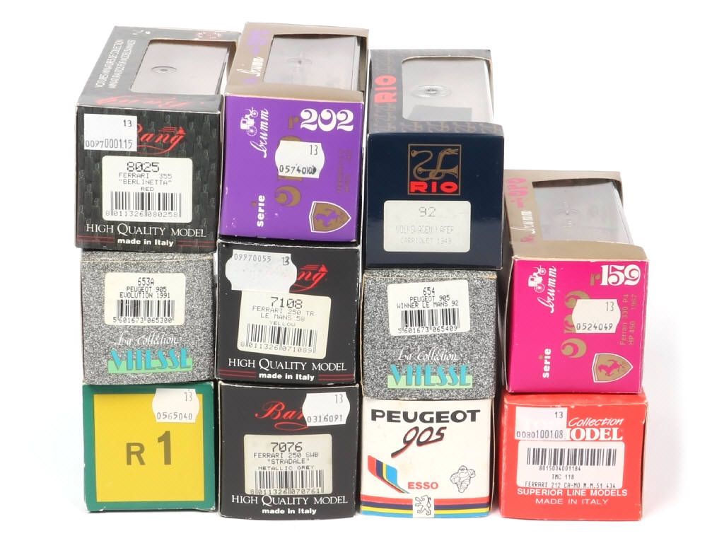 Lot 52 - DIVERS (11)