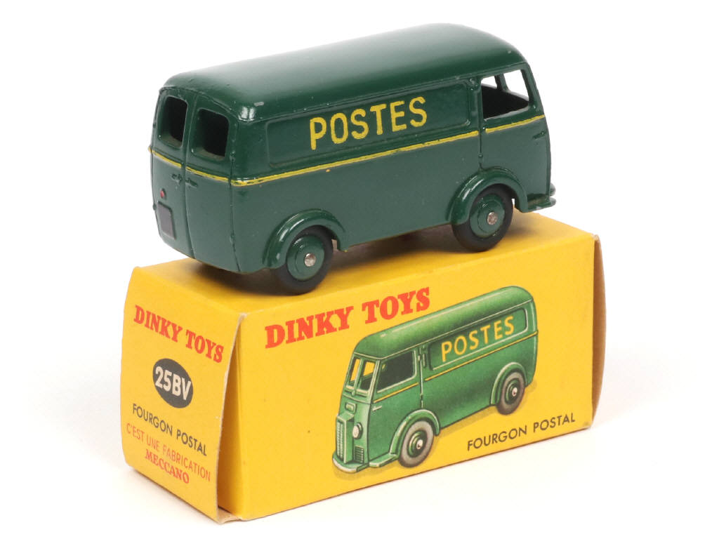 Lot 258 - DINKY TOYS (FRANCE) (1)