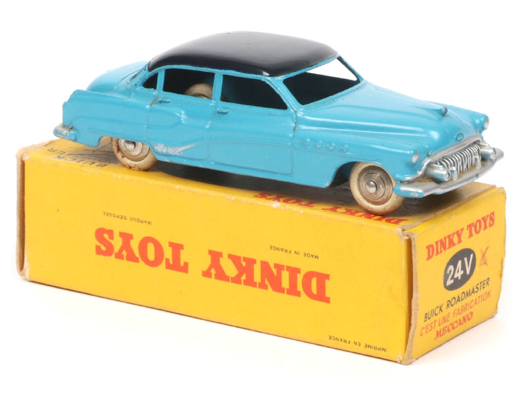 Lot 257 - DINKY TOYS (FRANCE) (1)