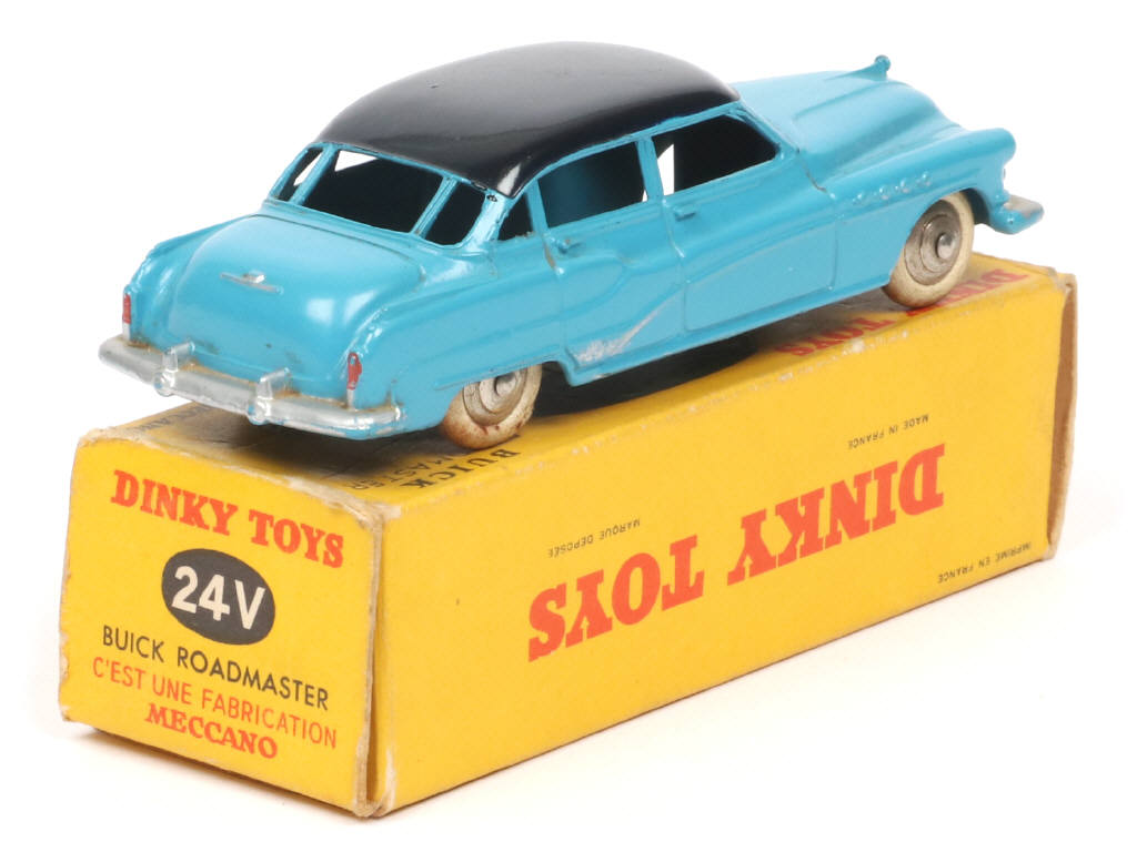 Lot 257 - DINKY TOYS (FRANCE) (1)