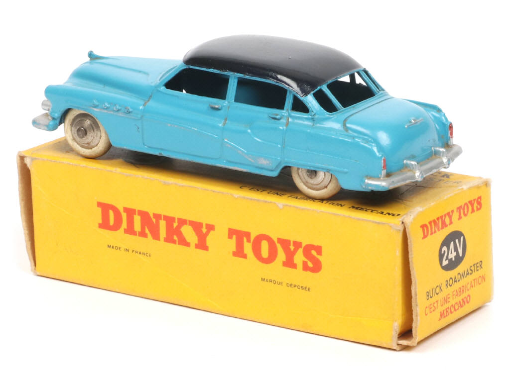 Lot 257 - DINKY TOYS (FRANCE) (1)